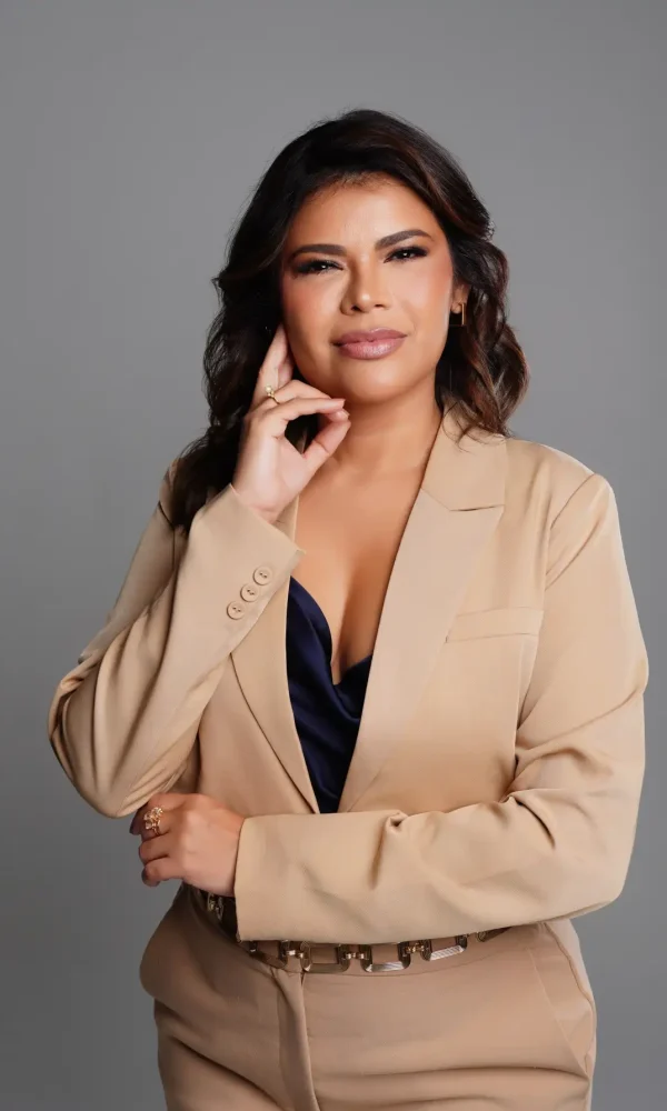 20 - Dra Luciana Canavieira